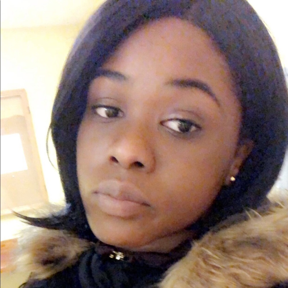 Meet your Posher, Roseline